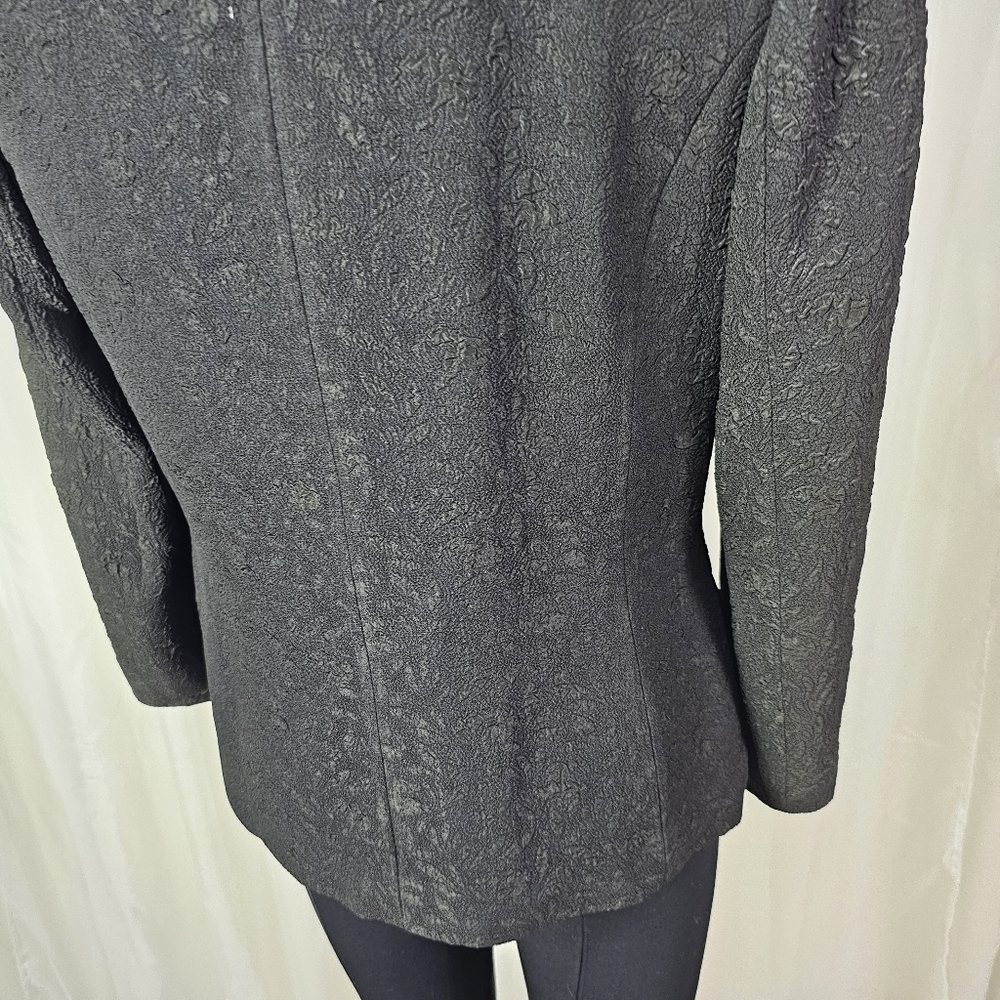 Vintage Rina diMontella black floral embossed jacket with ruffled lapel - Picture 3 of 8